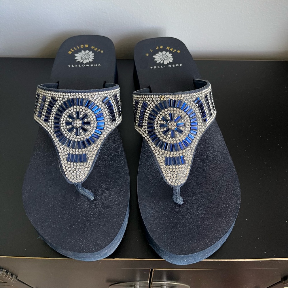 Yellow box sandal